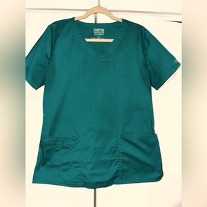 Cherokee medium scrub top